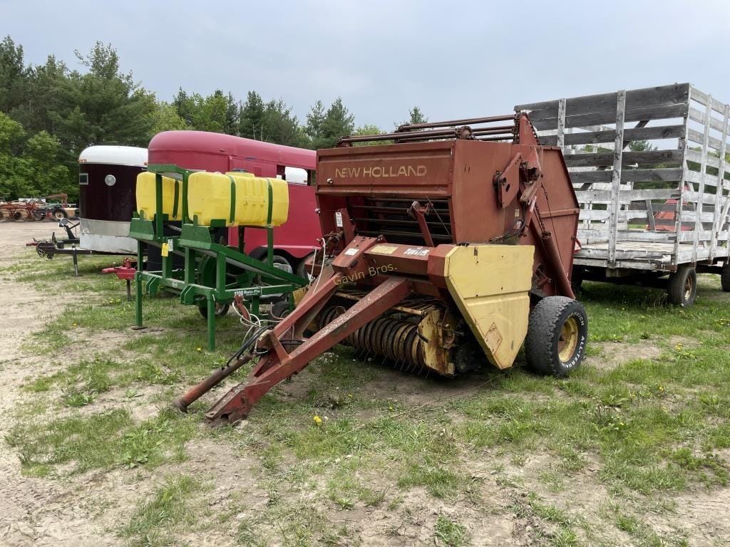 Main image New Holland 845