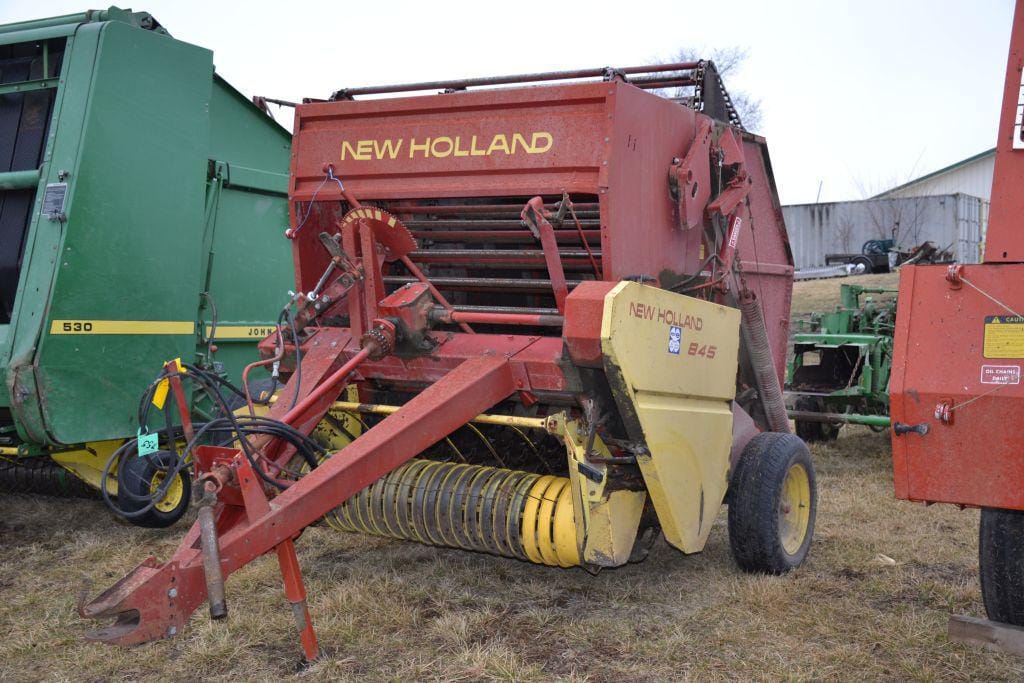 Main image New Holland 845
