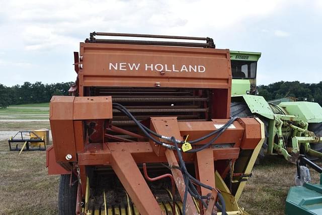 Image of New Holland 846 equipment image 4