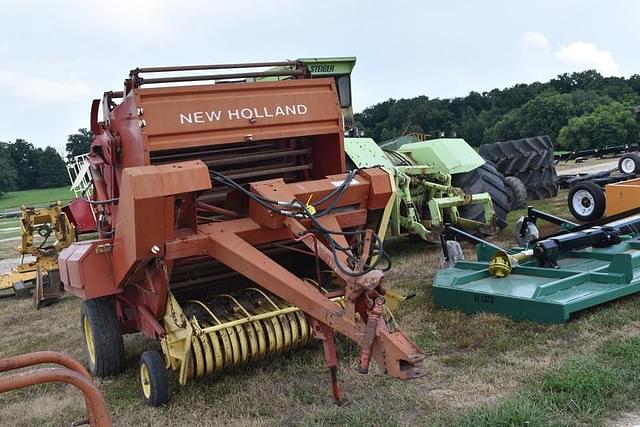 Image of New Holland 846 equipment image 2