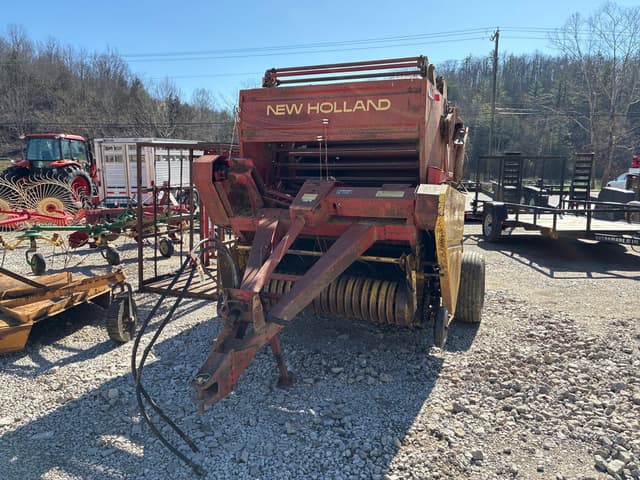 Image of New Holland 846 equipment image 1