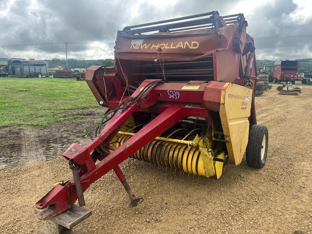 Image of New Holland 846 Image 1