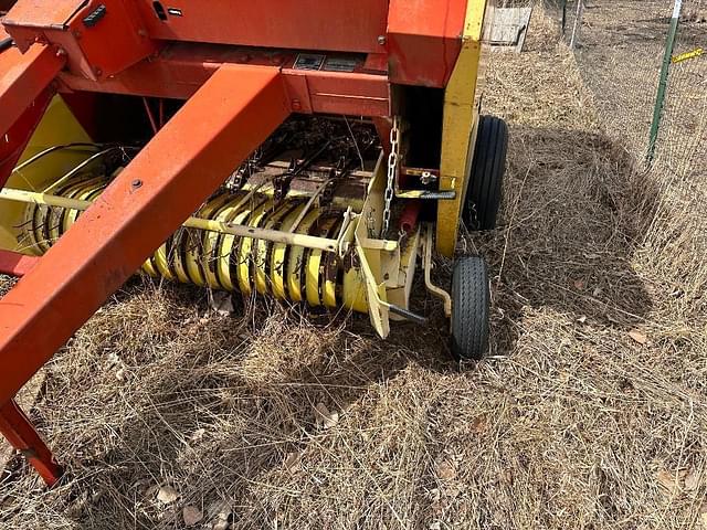 Thumbnail image New Holland 846 3