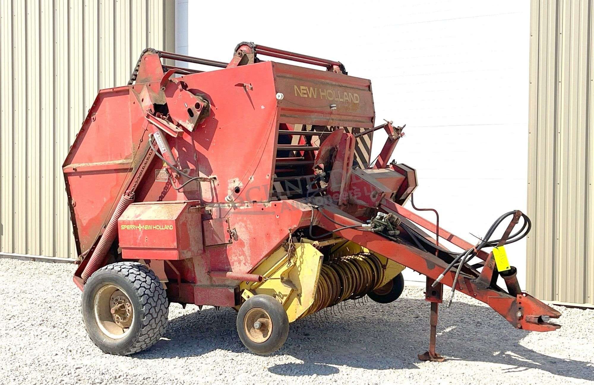 New Holland 846 Equipment Image0