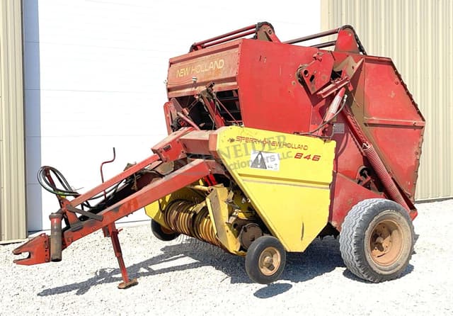 Image of New Holland 846 equipment image 2