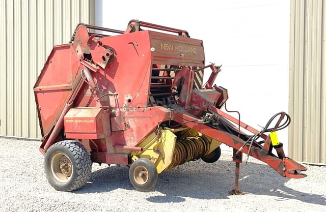 Image of New Holland 846 equipment image 1