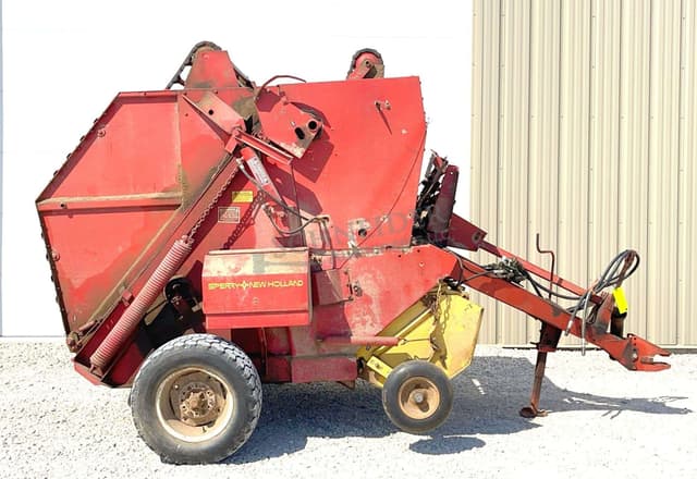 Image of New Holland 846 equipment image 3