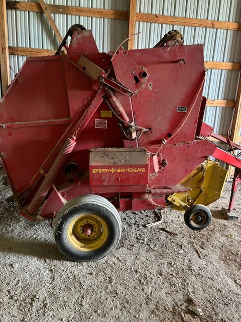 Image of New Holland 846 Image 1