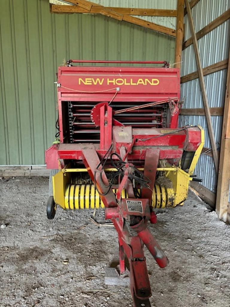Image of New Holland 846 Image 0