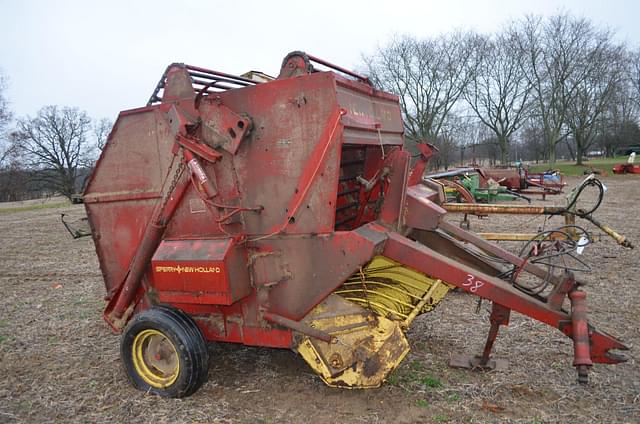 Image of New Holland 846 equipment image 1