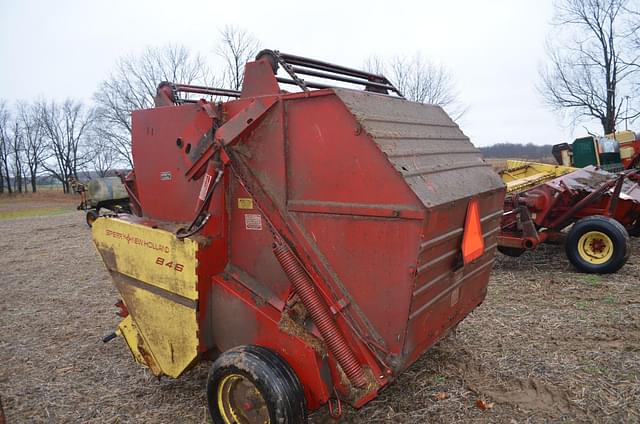 Image of New Holland 846 equipment image 3