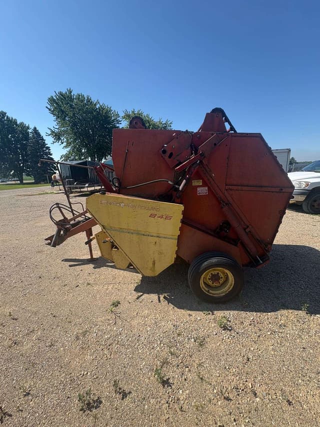 Image of New Holland 846 equipment image 4