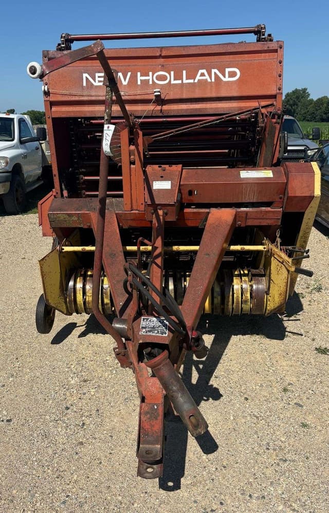 Image of New Holland 846 equipment image 1