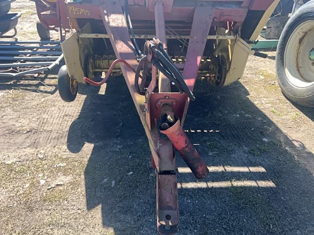 Image of New Holland 847 equipment image 1