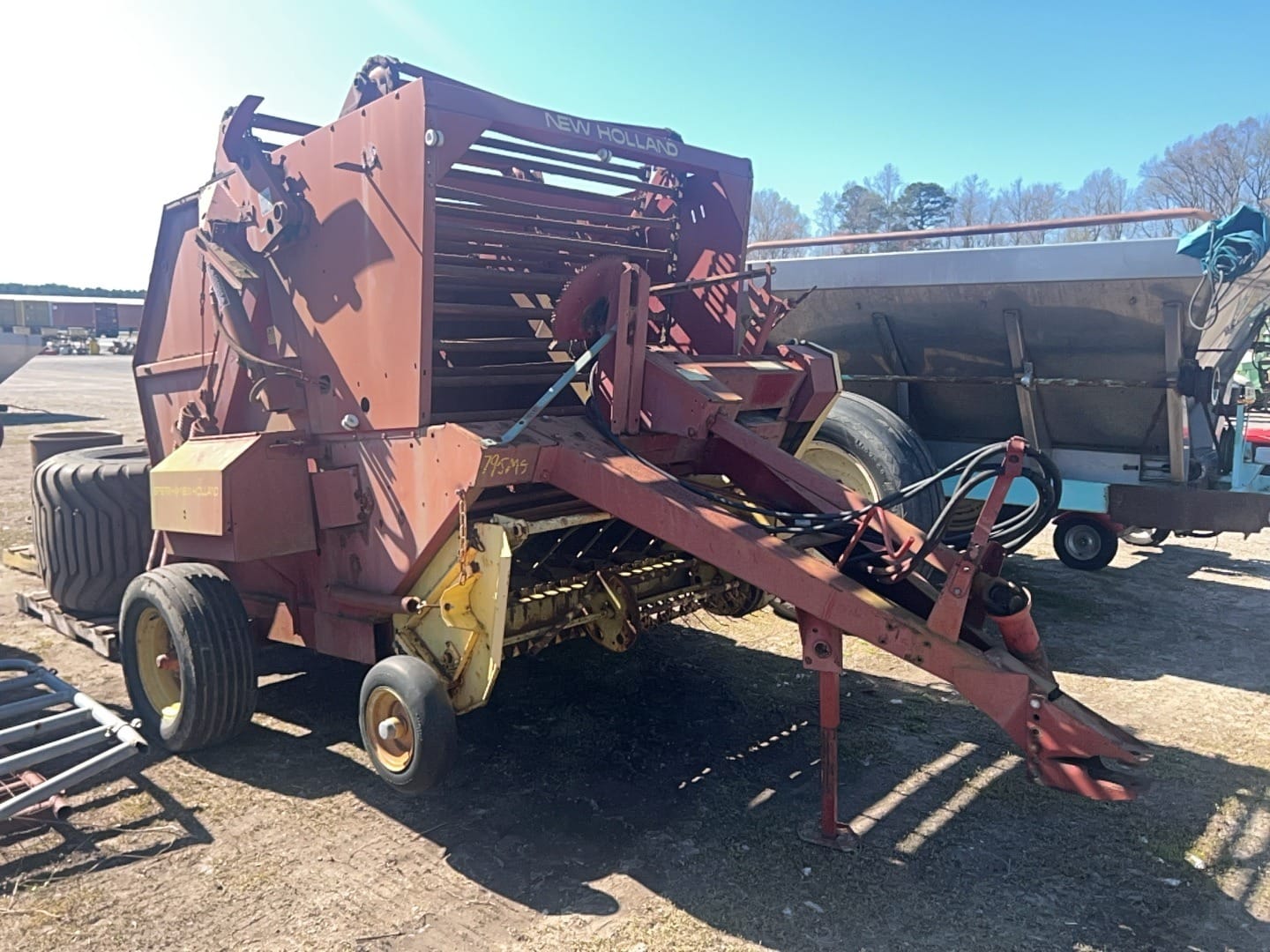 New Holland 847 Equipment Image0