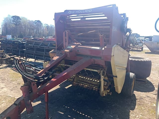 Image of New Holland 847 equipment image 4
