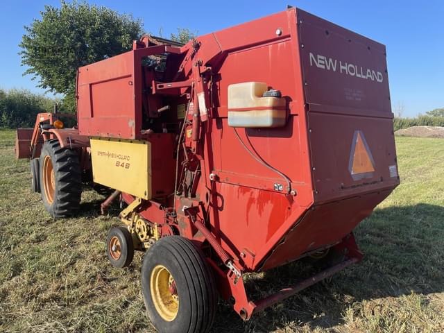 Image of New Holland 848 equipment image 2
