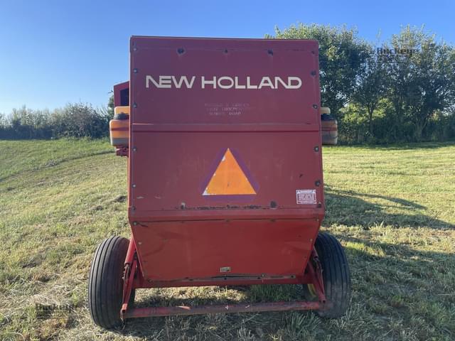 Image of New Holland 848 equipment image 3