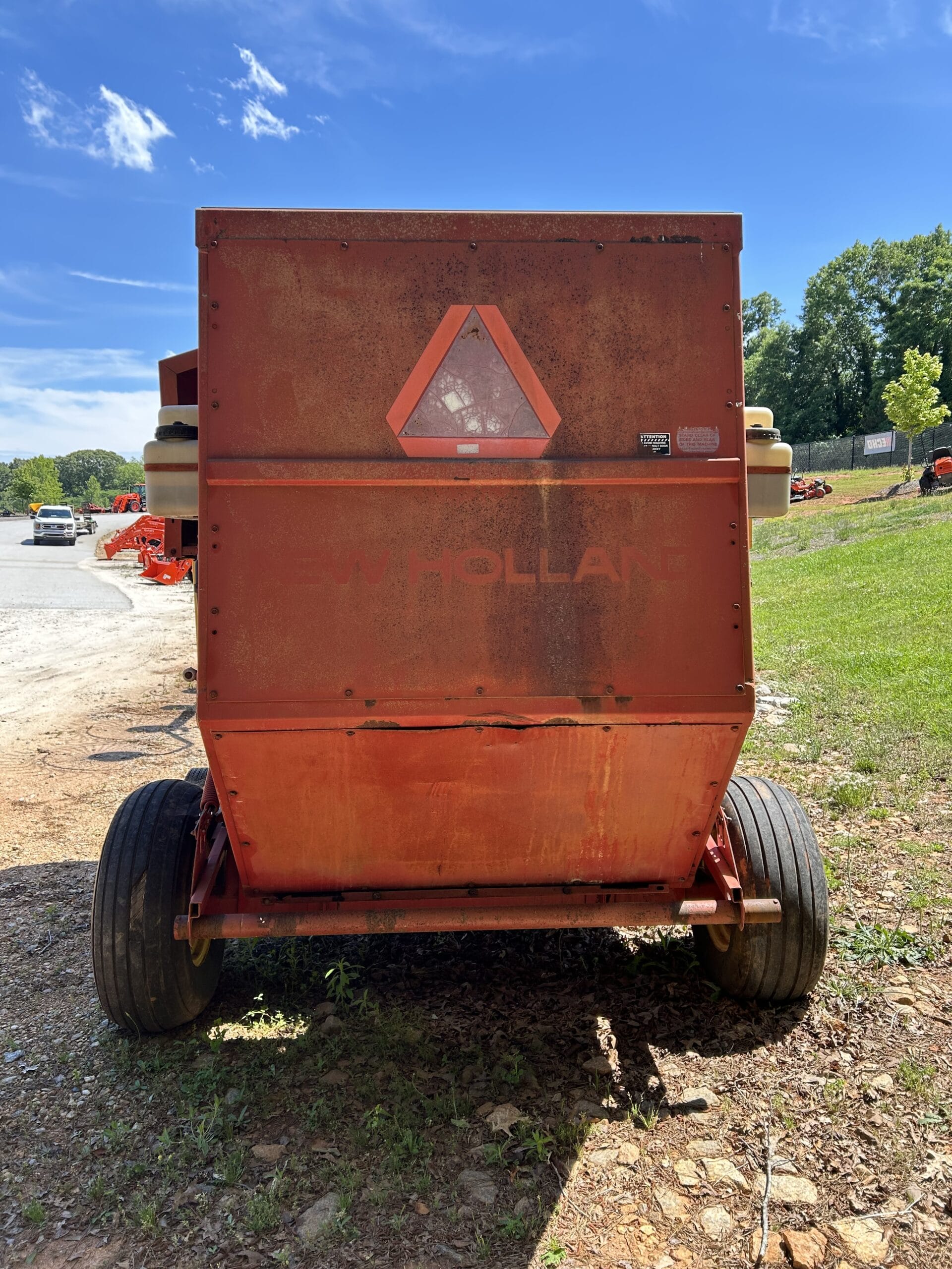 New Holland 848 Equipment Image0