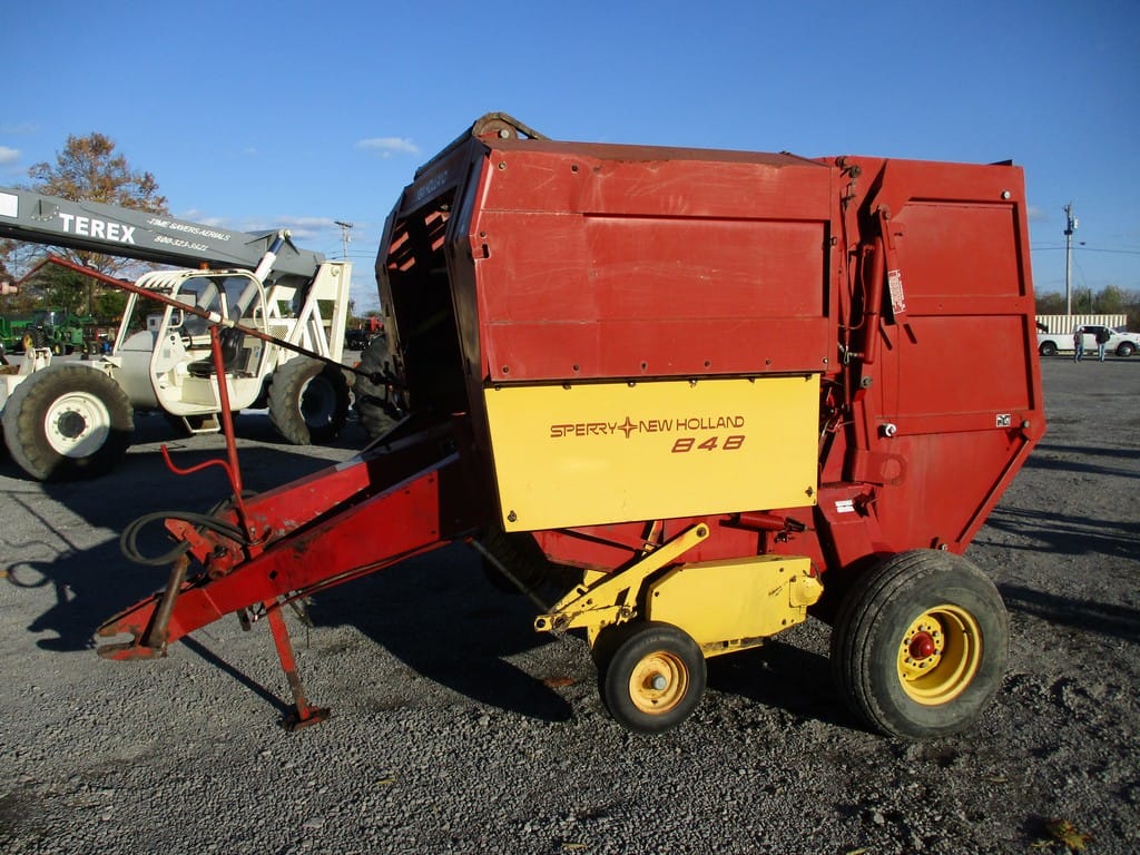 Main image New Holland 848