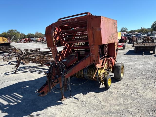 Image of New Holland 848 equipment image 1
