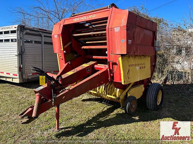 Image of New Holland 848 equipment image 3