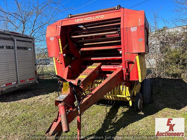 Image of New Holland 848 equipment image 4