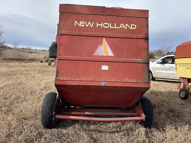Image of New Holland 849 equipment image 3