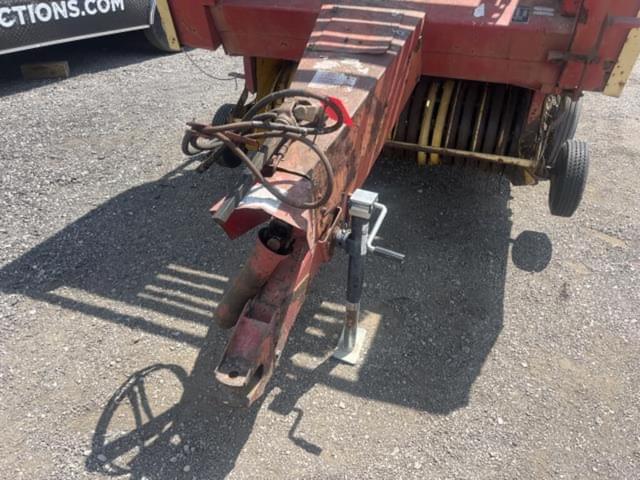 Image of New Holland 849 equipment image 4