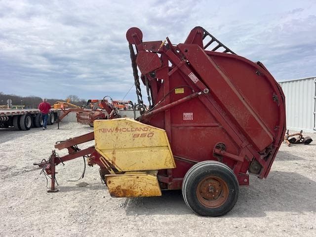 Image of New Holland 850 equipment image 1