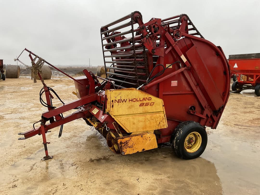 Image of New Holland 850 Primary image
