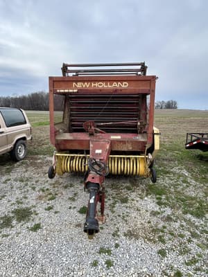 New Holland 851 Image