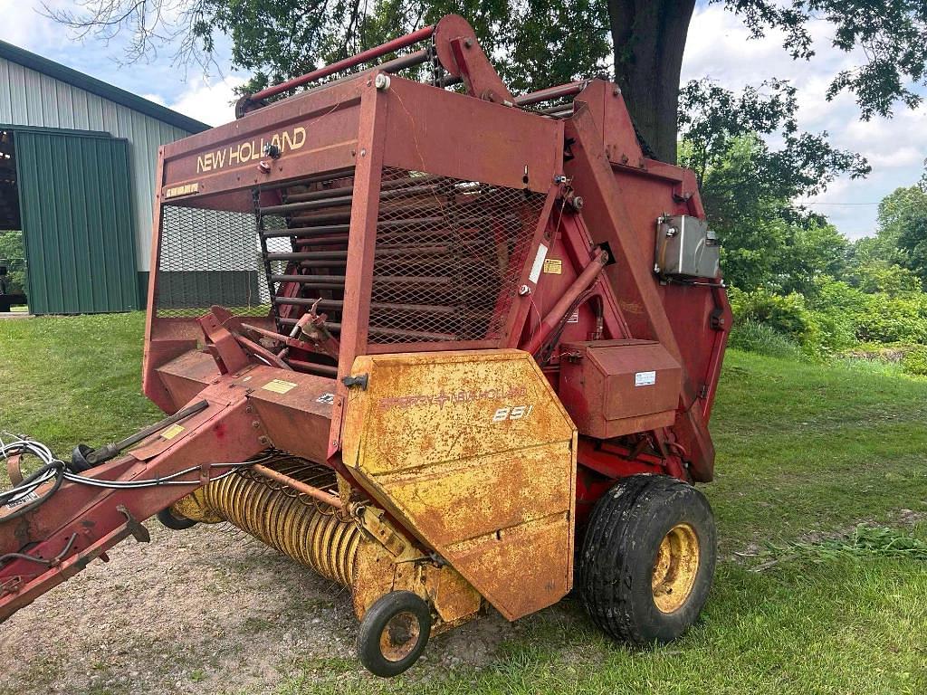 Image of New Holland 851 Primary image