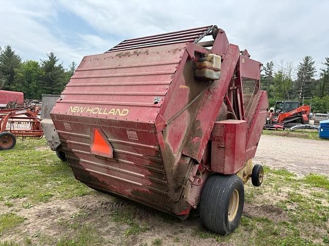 Image of New Holland 851 equipment image 4