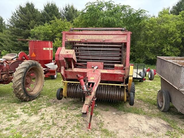 Image of New Holland 851 equipment image 1
