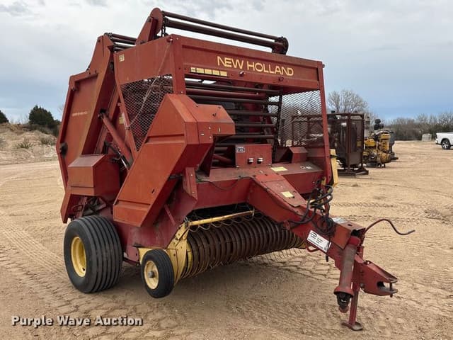 Image of New Holland 851 equipment image 2
