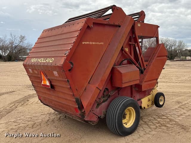 Image of New Holland 851 equipment image 4