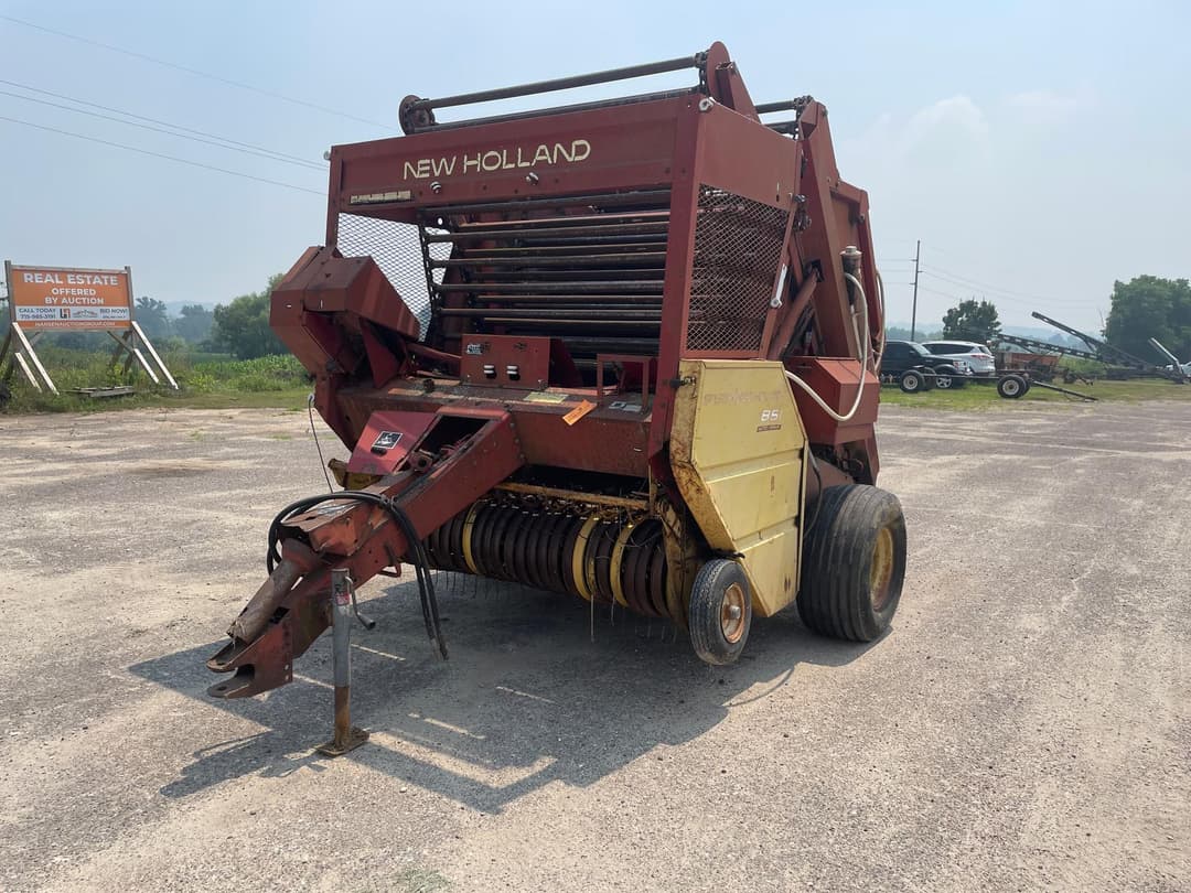 Image of New Holland 851 Primary image