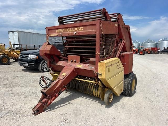 New Holland 852 Equipment Image0
