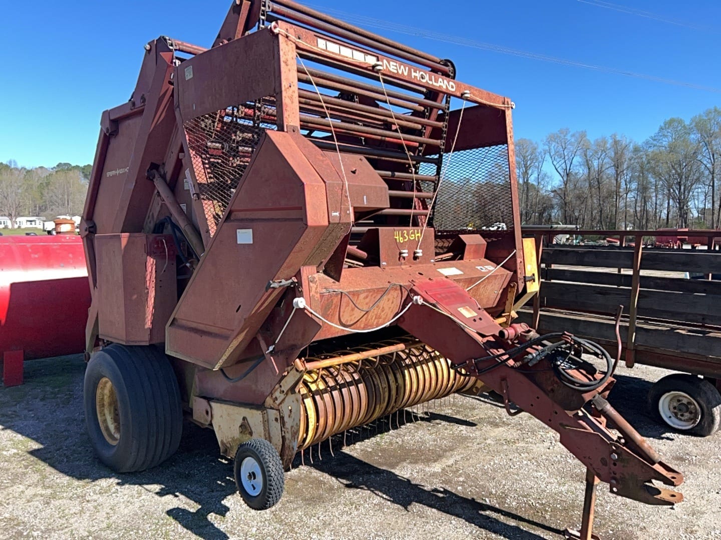 New Holland 852 Equipment Image0