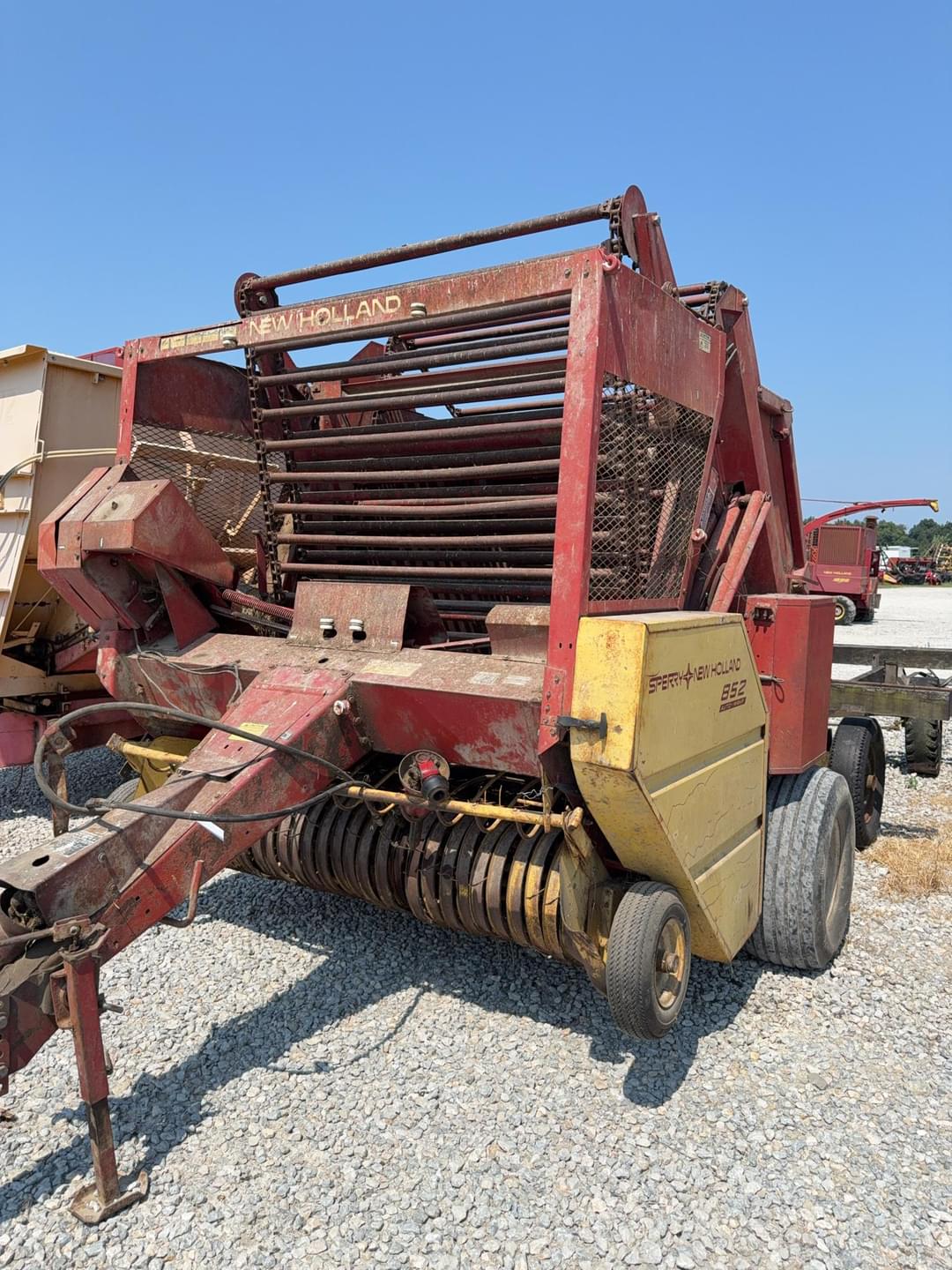 Image of New Holland 852 Image 1