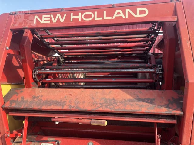 Image of New Holland 853 equipment image 3