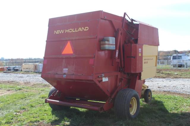 Image of New Holland 853 equipment image 4