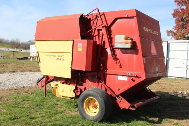 Image of New Holland 853 equipment image 2