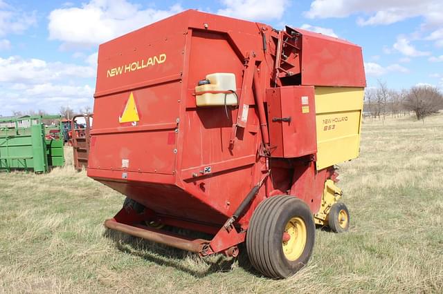 Image of New Holland 853 equipment image 2