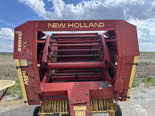 Image of New Holland 853 equipment image 2
