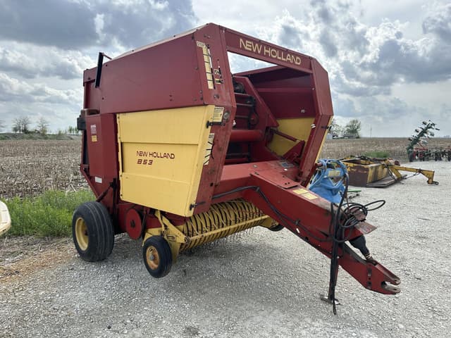 Image of New Holland 853 equipment image 1
