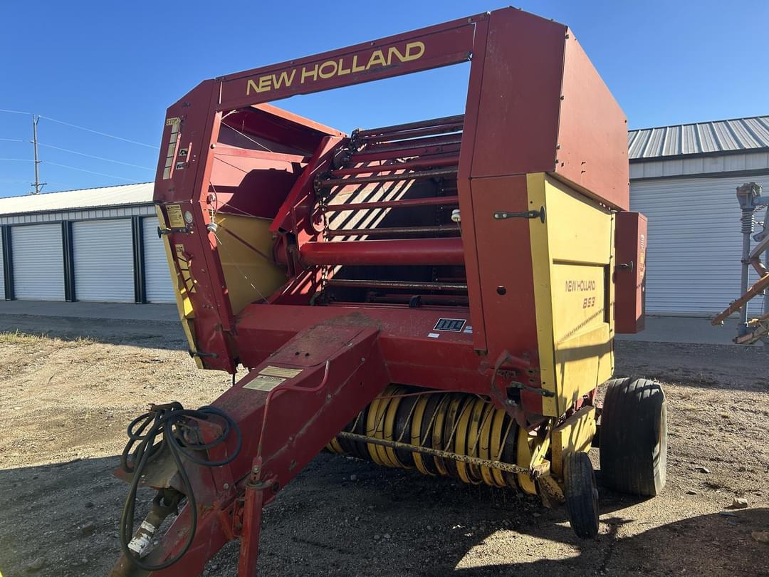 Image of New Holland 853 Primary image