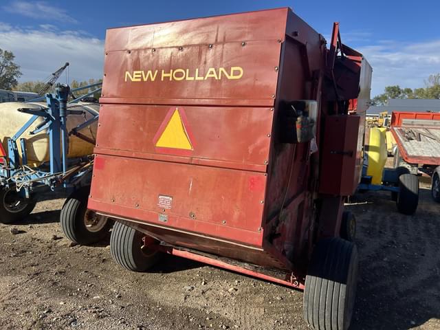 Image of New Holland 853 equipment image 4