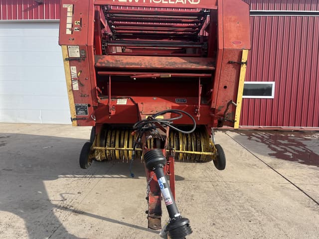 Image of New Holland 853 equipment image 4